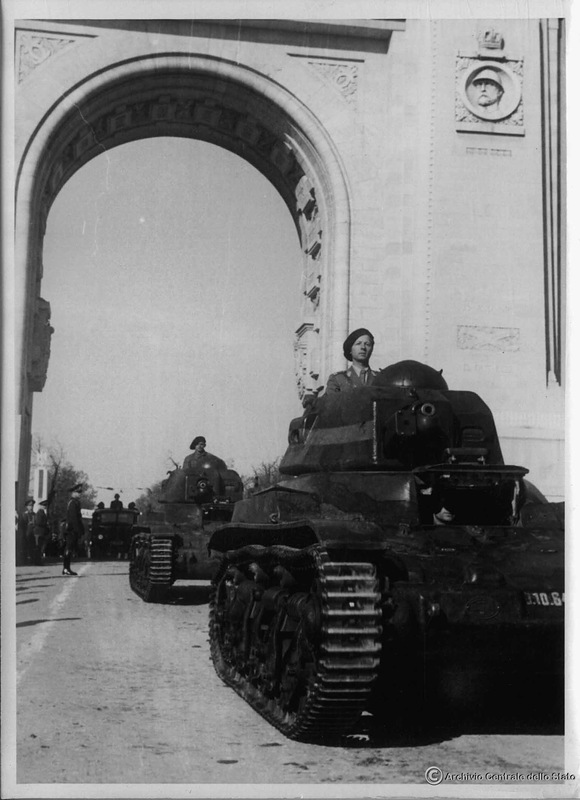 Парад в Бухаресте по случаю взятия Одессы; октябрь 1941 г.