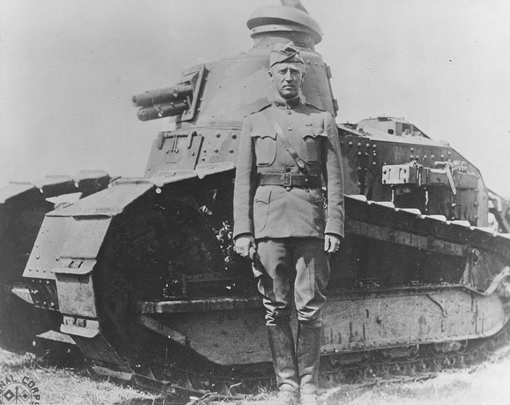 Паттон и Рено FT-17 во Франции в 1918 г.